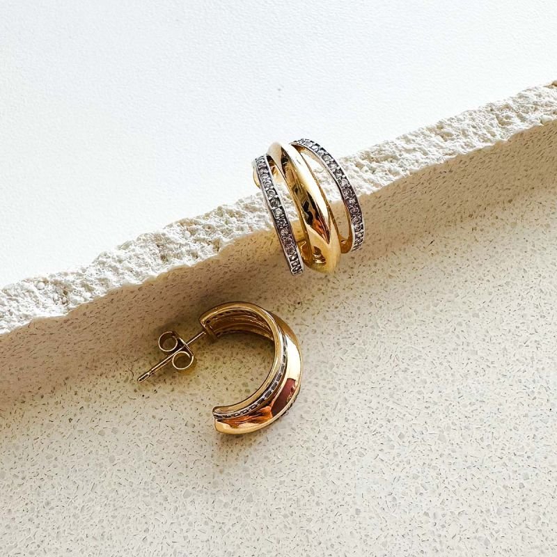 Brinco Argola Banhada a Ouro 18K Tripla Cravejada Zircônia