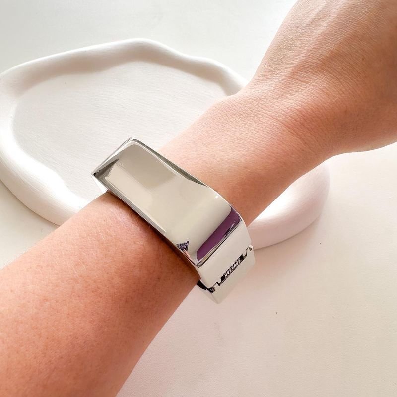 Bracelete Bijuteria Quadrado Cantos Arredondados