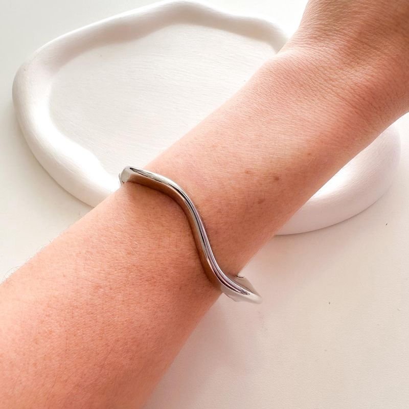 Bracelete Bijuteria Cantos Quadrados Ondulado