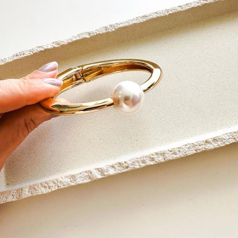 Bracelete Bijuteria com Pérola Central Delicado