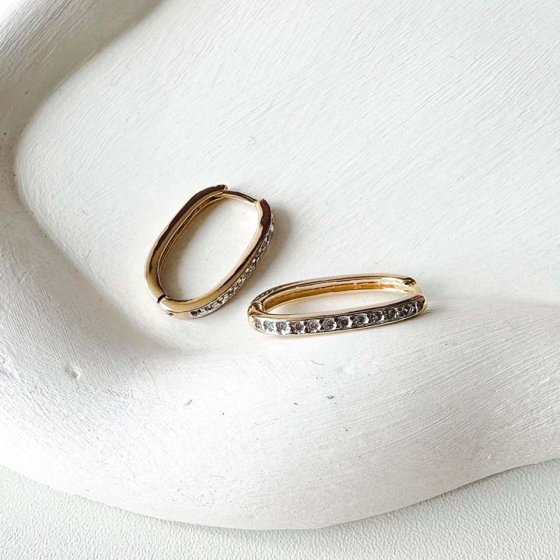 Brinco Argola Banhado Oval Cravejada Zircônia