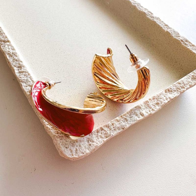 Brinco Argola Bijuteria Resina Esmaltado Torcido