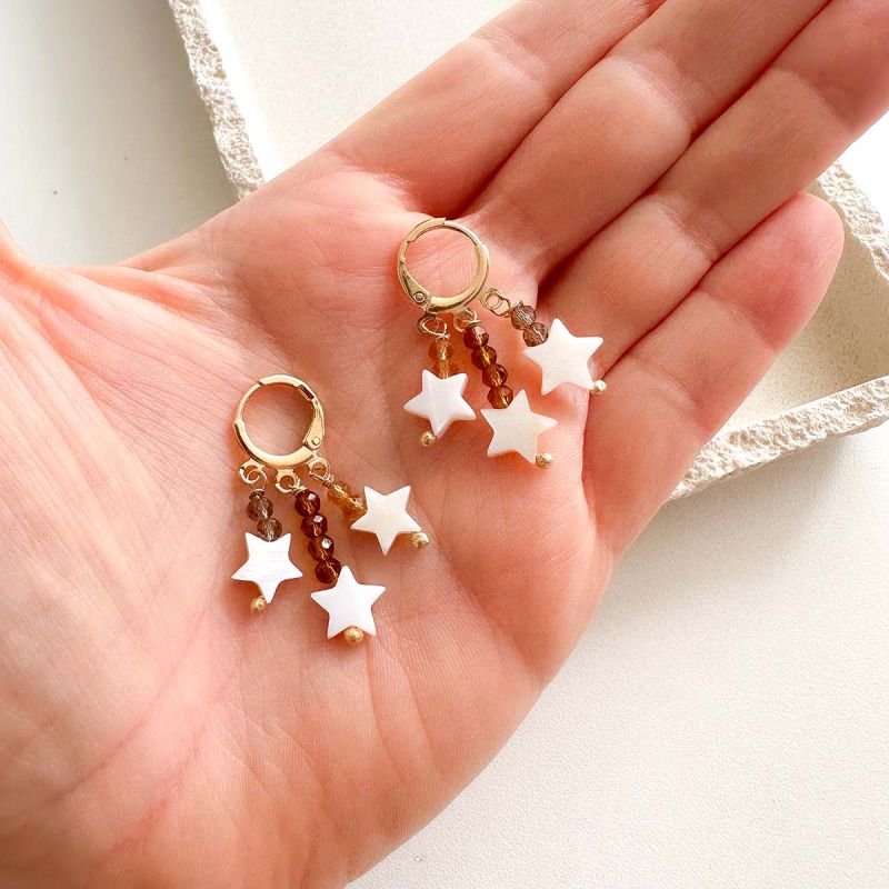 Brinco Argolinha Banhada a Ouro 18k Cristal e Estrela Madrepérola