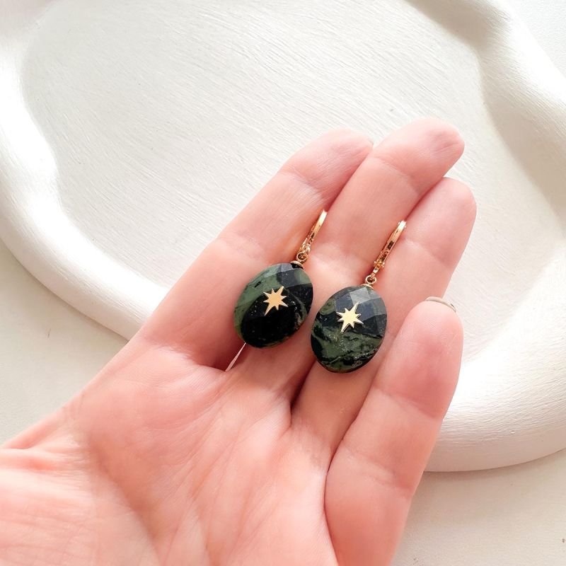 Brinco Argolinha Banhada a Ouro 18k Jaspe com Estrela