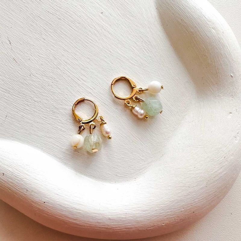 Brinco Argolinha Banhada a Ouro 18k Mix de Pedras e Pérola