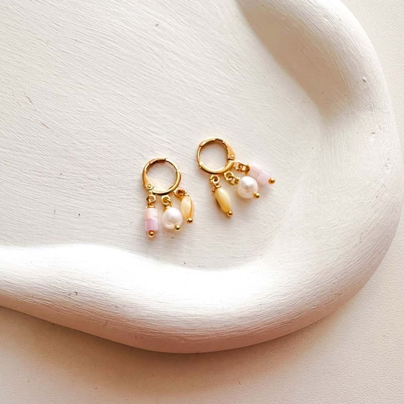 Brinco Argolinha Banhada a Ouro 18k Mix de Pérola e Madrepérola