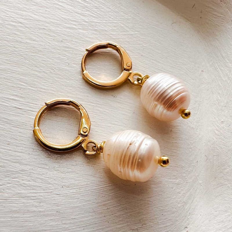 Brinco Argolinha Banhada a Ouro 18k Pérola de Agua Doce