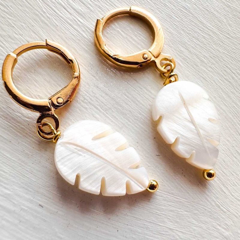 Brinco Argolinha Banhada Folha Madrepérola