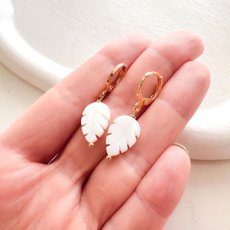 Brinco Argolinha Banhada Folha Madrepérola