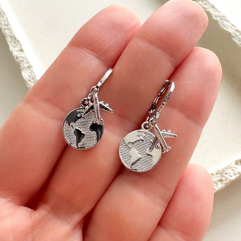 Brinco Argolinha Banhado a Ouro 18k Mapa-Múndi