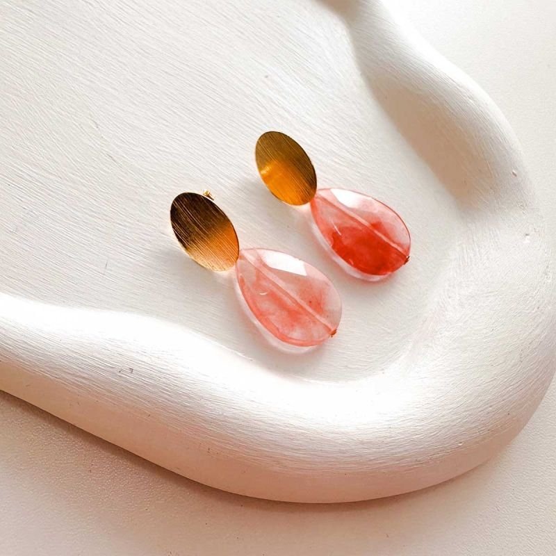 Brinco Banhado a Ouro 18k Base Oval Grande com Gota Pedra