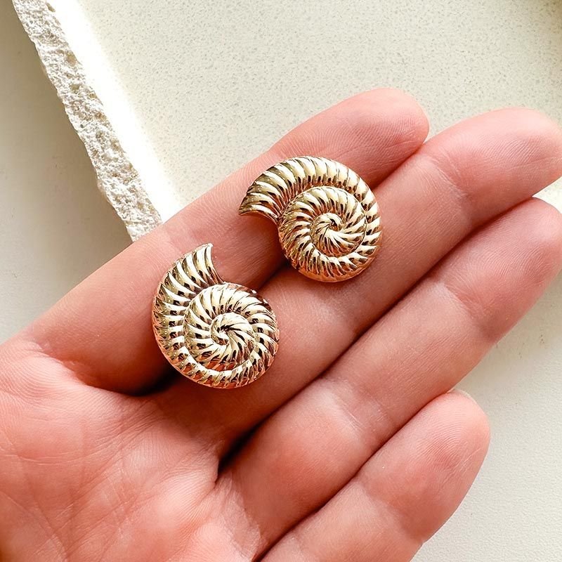 Brinco Banhado a Ouro 18k Concha Caracol