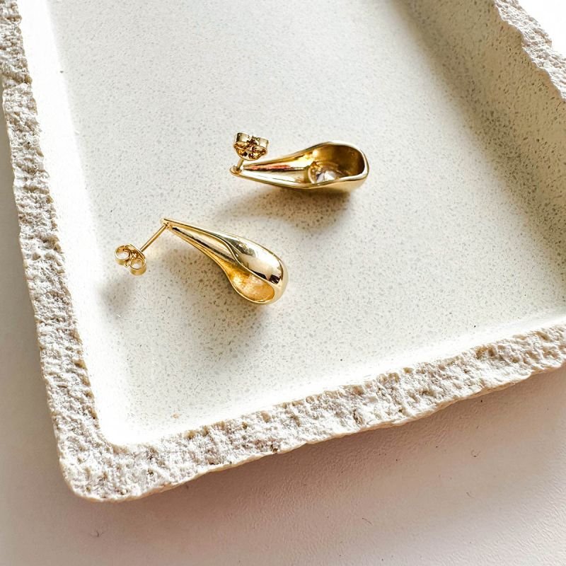 Brinco Gota Alongada com Zircônia Banhado a Ouro 18k