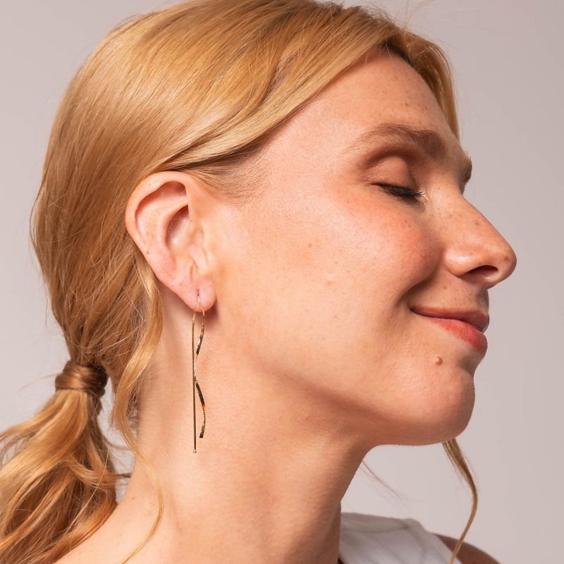 Brinco Banhado a Ouro 18k Pêndulo Torcido