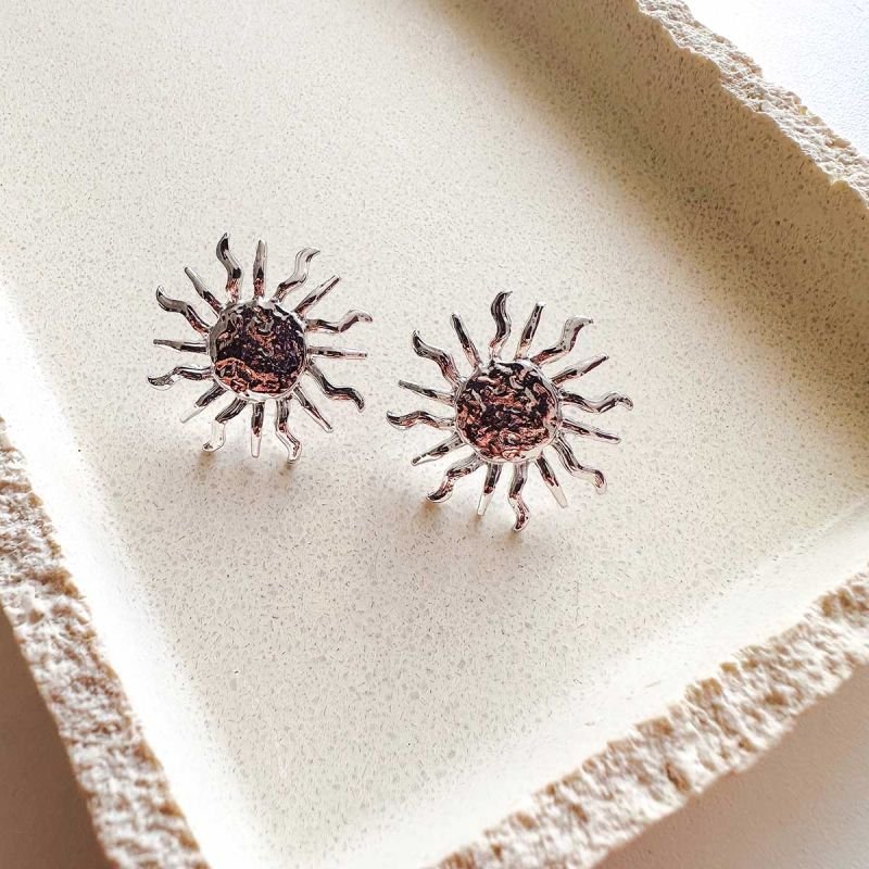 Brinco Banhado a Ouro 18k Sol