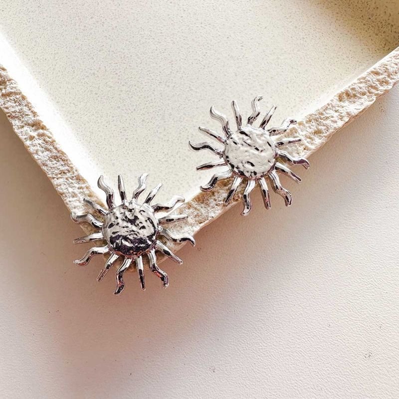 Brinco Banhado a Ouro 18k Sol