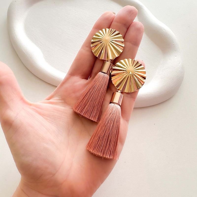 Brinco Banhado a Ouro 18k Sol e Tassel