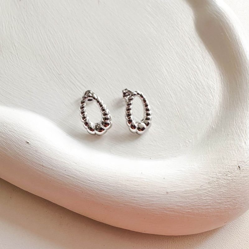 Brinco Banhado Oval Gomos