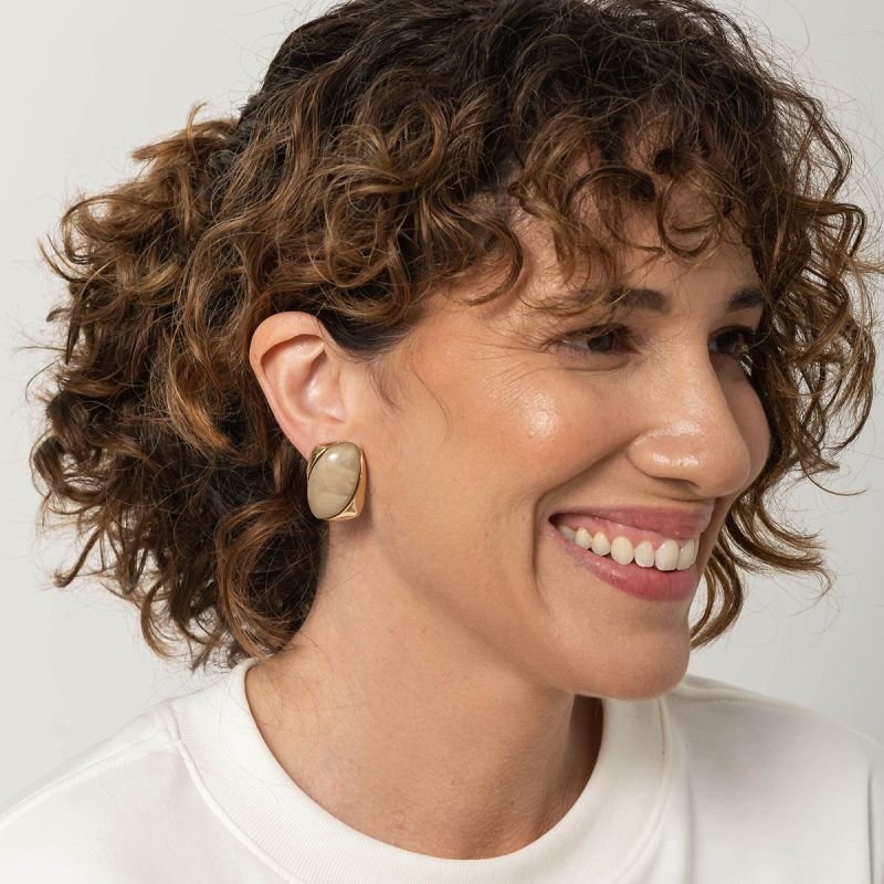 Brinco Bijuteria com Pedra Alongada de Resina