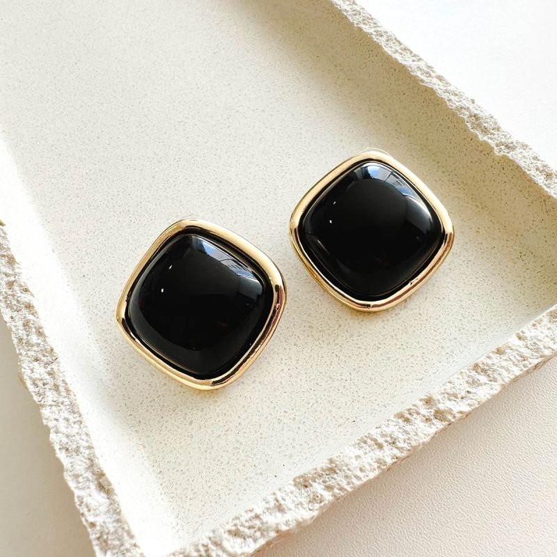 Brinco Bijuteria Losango com Pedra Abaulada