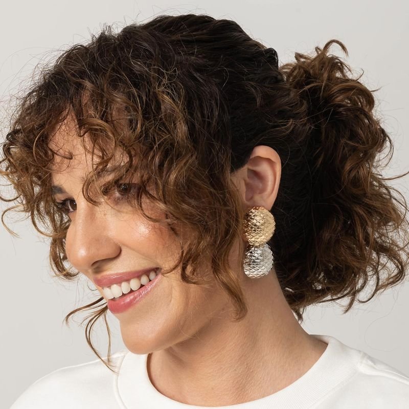 Brinco Bijuteria Meia Bola Bicolor Texturizada