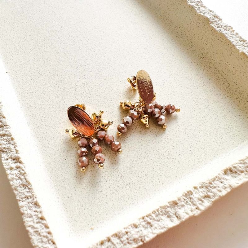 Brinco Cristais Facetados Base Orgânica Banhado a Ouro 18k