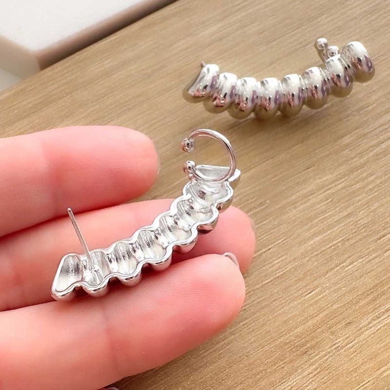 Brinco EarCuff Bijuteria Placa Linhas