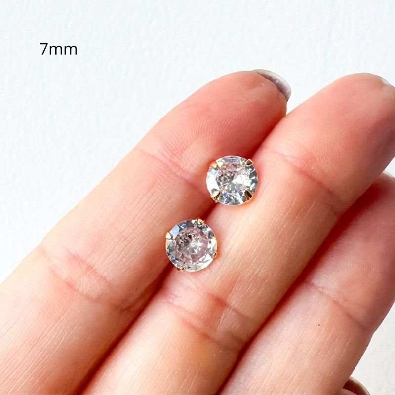 Brinco Ponto de Luz Banhado a Ouro 18K