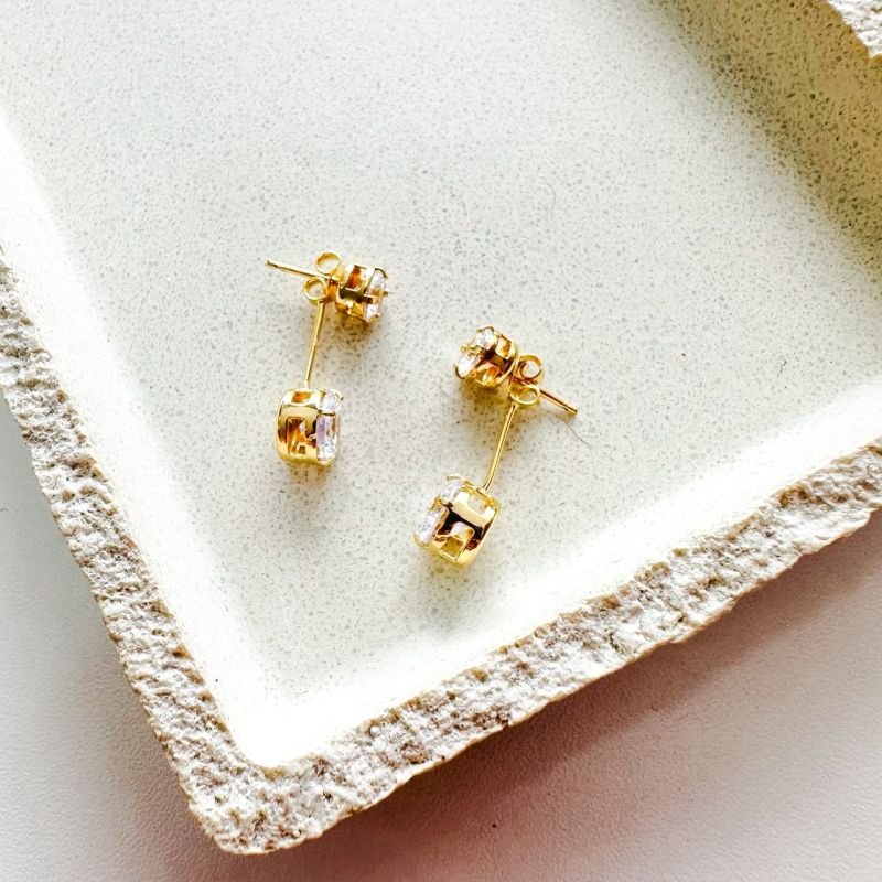 Brinco Ponto de Luz Duplo M Banhado a Ouro 18K com Zircônias – Virginia Fonseca
