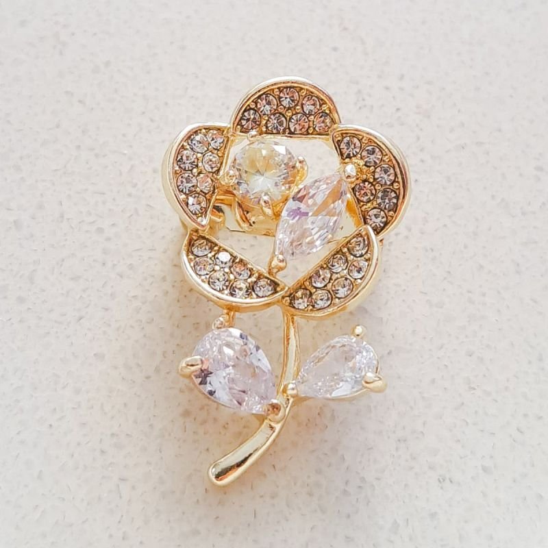 Broche Bijuetria Flor Delicada com Cristais Translúcidos