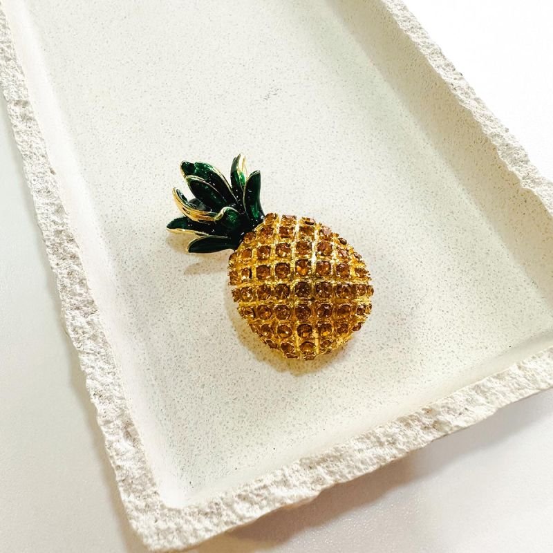 Broche Bijuteria Abacaxi Dourado com Cristais