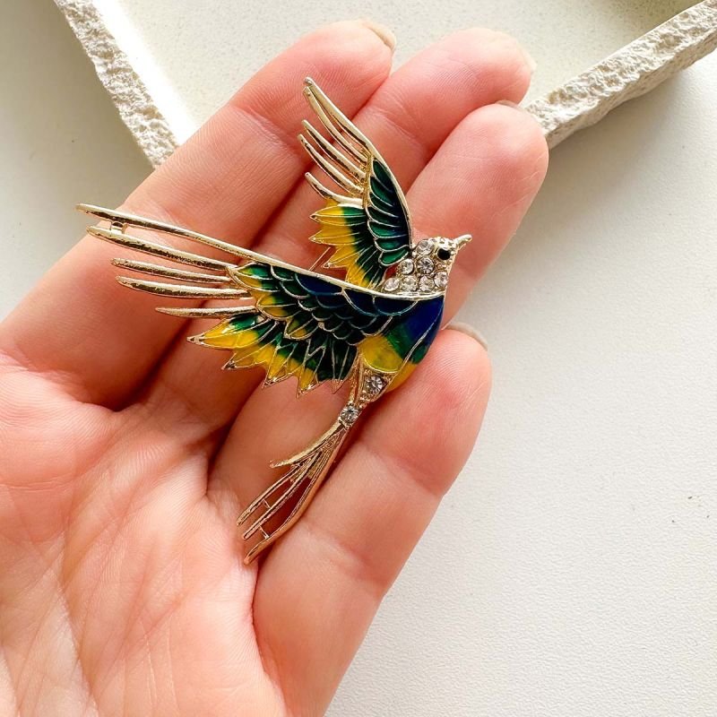 Broche Bijuteria Andorinha Verde Esmaltada com Strass