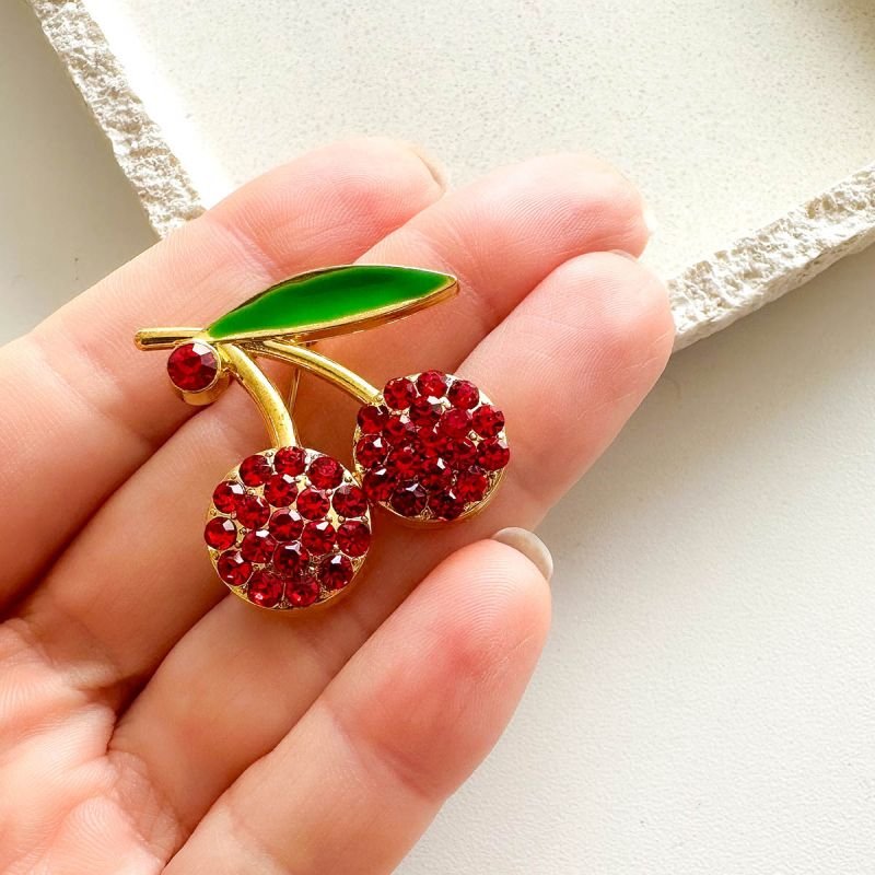 Broche Bijuteria Cereja com Strass