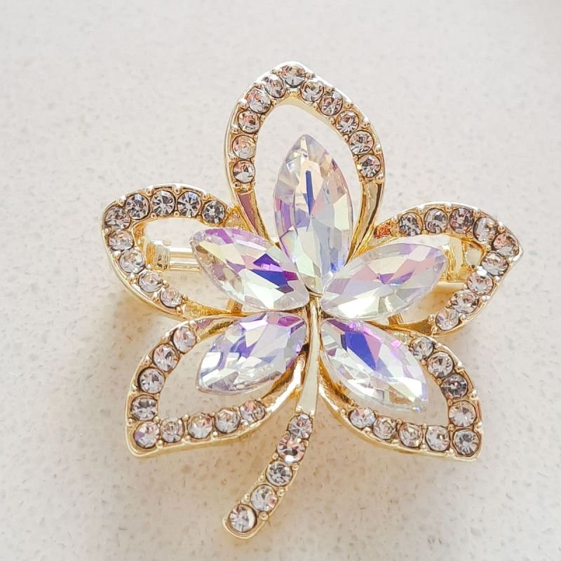 Broche Bijuteria Flor Cristal Aurora Pétalas Alongadas em Strass