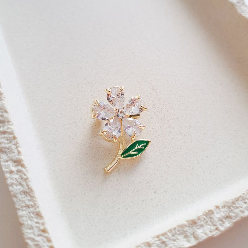 Broche Bijuteria Flor Cristal e Folha Verde Esmaltada
