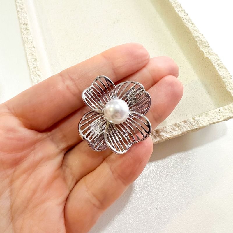 Broche Bijuteria Flor Pérola Prateada