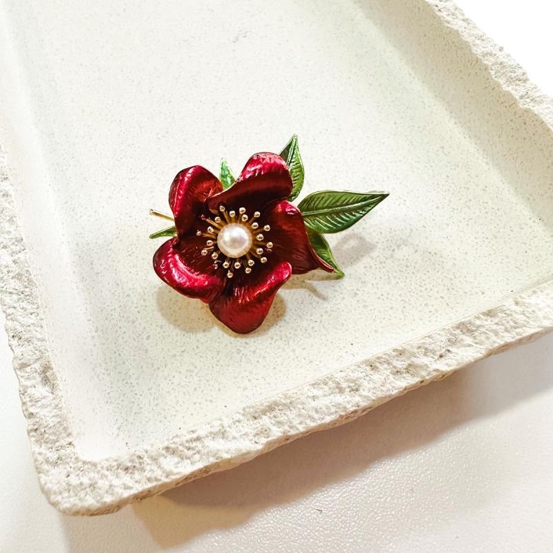 Broche Bijuteria Flor Vermelha Esmaltada com Pérola