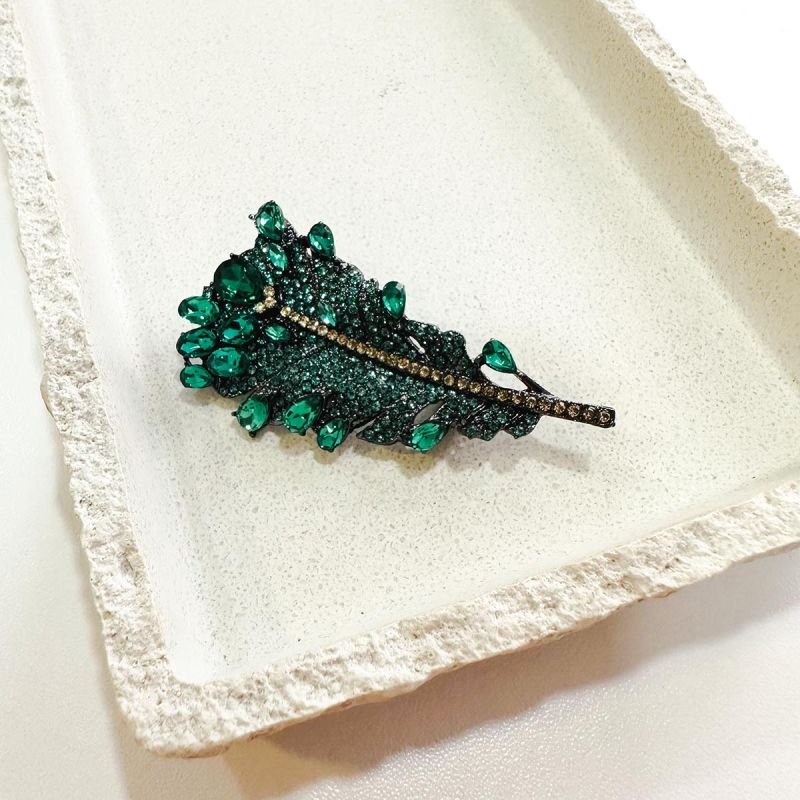 Broche Bijuteria Folha Cristais Luxo