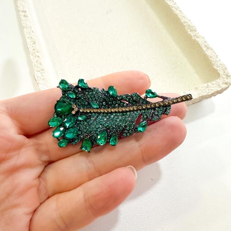 Broche Bijuteria Folha Cristais Luxo