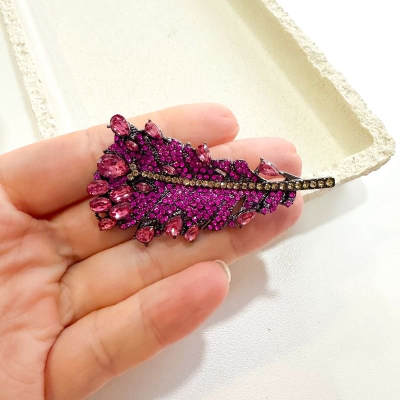 Broche Bijuteria Folha Cristais Luxo