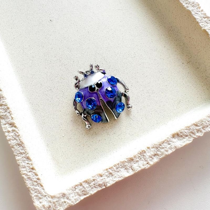 Broche Bijuteria Joaninha Lavanda