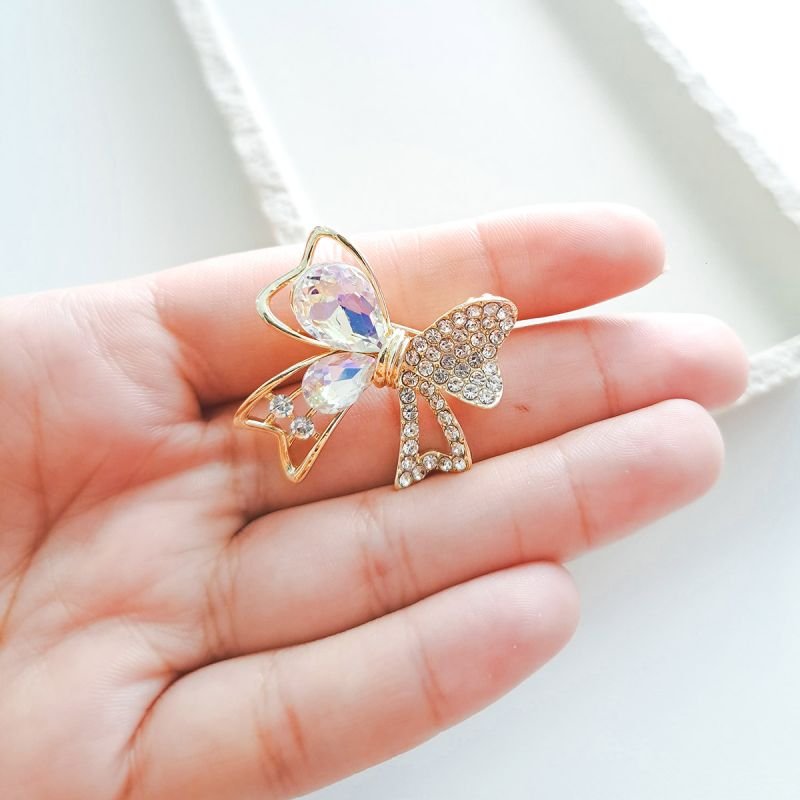 Broche Bijuteria Laço Charmoso com Cristais e Strass