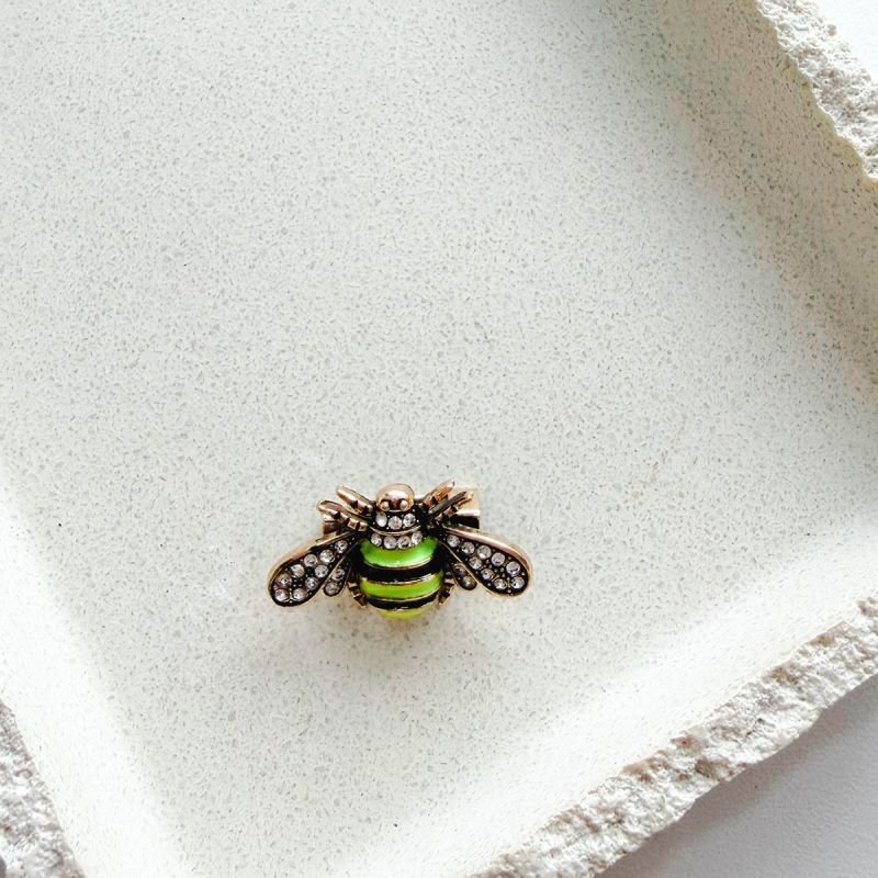 Broche Bijuteria Mini Abelha Verde com Strass