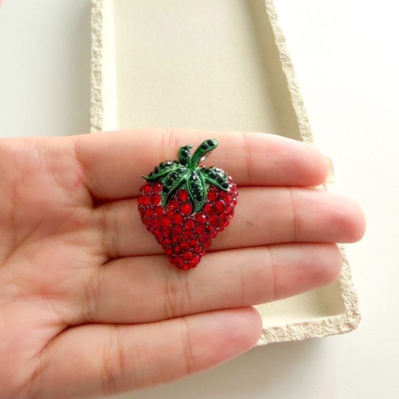 Broche Bijuteria Morango Cristais Vermelhos
