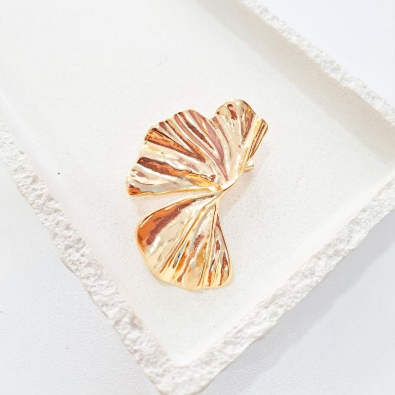 Broche Bijuteria Movimento Orgânico Dourado