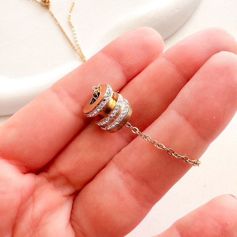 Colar Aço Dourado Pingente Zircônias