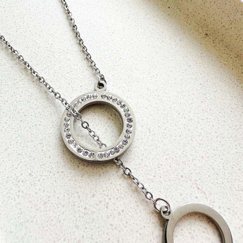 Colar Aço com Círculos Vazados em Strass