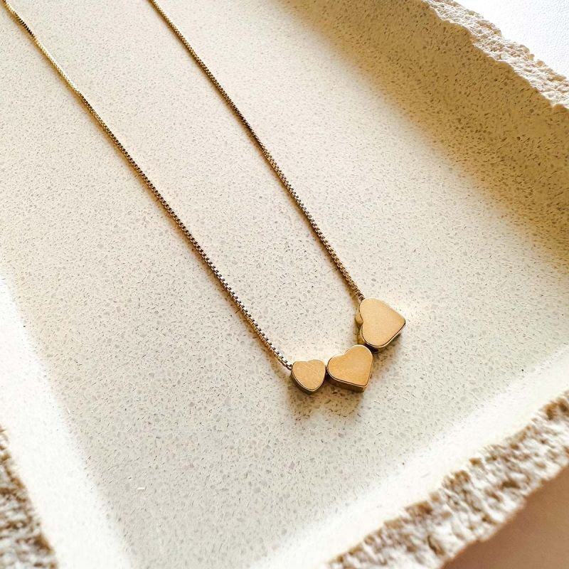 Colar Banhado a Ouro 18k Três Corações