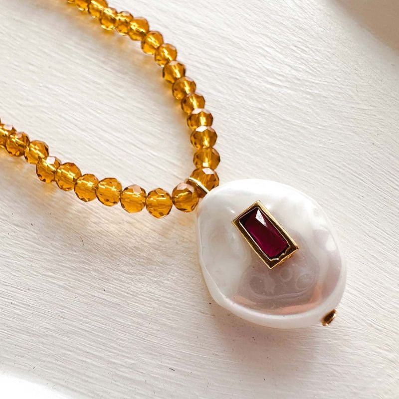 Colar Banhado a Ouro 18k Cristal Caramelo com Pérola Shell