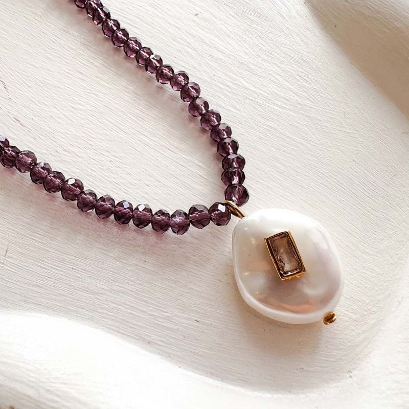Colar Banhado a Ouro 18k Cristal Lilás com Pérola Shell